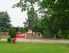 Anežka přijíždí na koncert