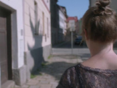 Anežka jde k mámě