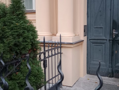 Obtěžování slečny