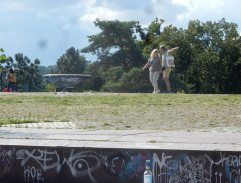 Ten svetr si nesvlíkej