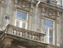 Balkon Adolfova bytu