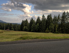 Lyžaři