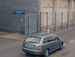 Parkoviště při policii