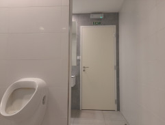 Záchody na plaveckém stadionu