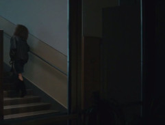 Miluška na schodoch