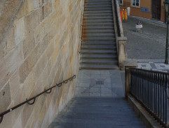 schody z mosta