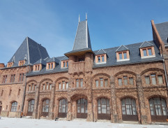 Nádvoří zámku krále Egona