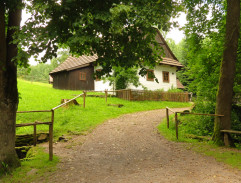 Kateřina před hostincem