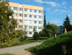 Před internátem