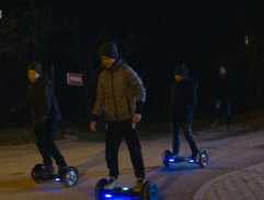 Děti na hoverboardech II