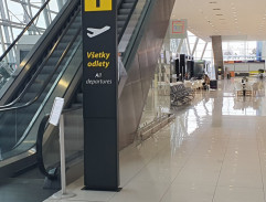 eskalátory na letisku