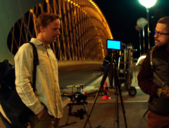 Noční natáčení na mostě