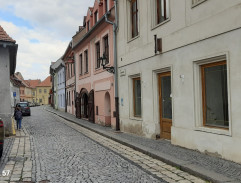 ulica pred barom