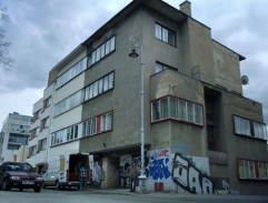 Bydliště Johany a Tondy