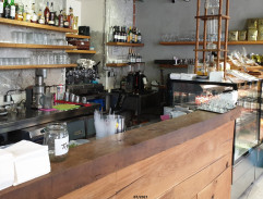 V kavárně Momenta II