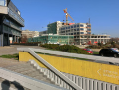 Na ulici u tel. budky