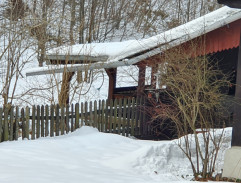 Na dvorku doktorovy chalupy