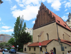 Před Staronovou synagogou