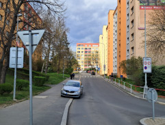 Dětinské hry dospělých