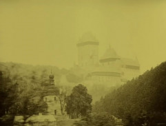 Karlštejn z vlaku