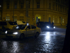 Noční křižovatka