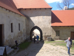 Kam čert nemůže