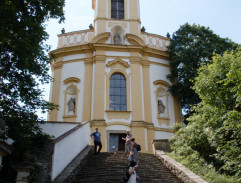 Schodiště ke kostelu