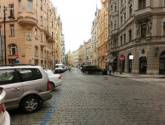 ulica pred Olginým domom