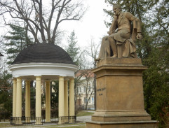 Schrenkův pavilón