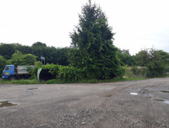 Generál zdraví vojáky