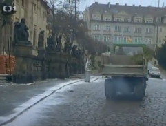 Dědeček je lepší než pes