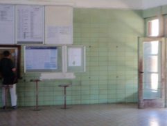 Ještě žiju s věšákem, plácačkou a čepicí