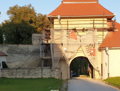 Brána