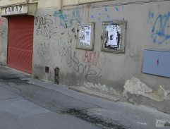 Před domem Dalibora Vrány - Praha