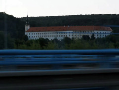 V autobusu