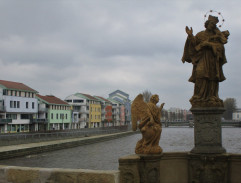 Slávka Hlubinová na mostě