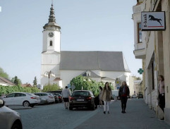 Před bankou