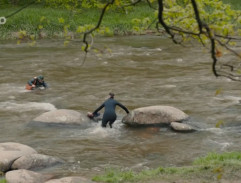Muž v řece
