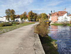 Na hrázi