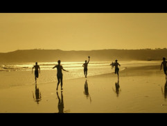 Na pláži při hře