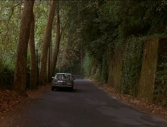 Dean Corso jede do domu Victora Fargase