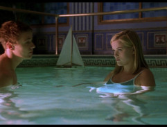 Sebastian a Annette v bazénu