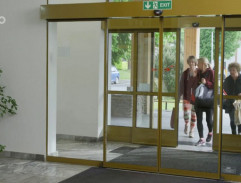 5. Mrtví do hospody nechodí