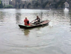 6. V tom starém domě