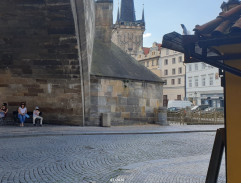 6. V tom starém domě