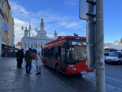 Autobusová zastávka na náměstí