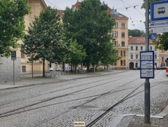 U tramvajové zastávky II