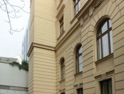 Balkonek na ambasádě