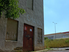 Pohled na příjezdovou cestu do ghetta