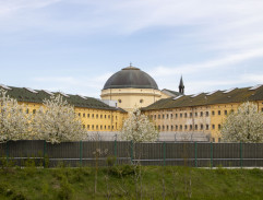 Věznice na Borech